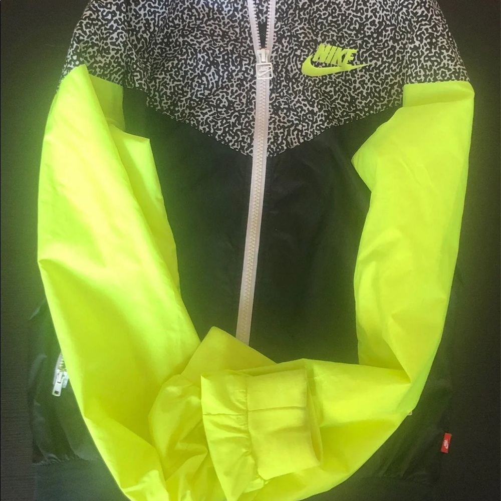 Nike Volt Jacket - image 7